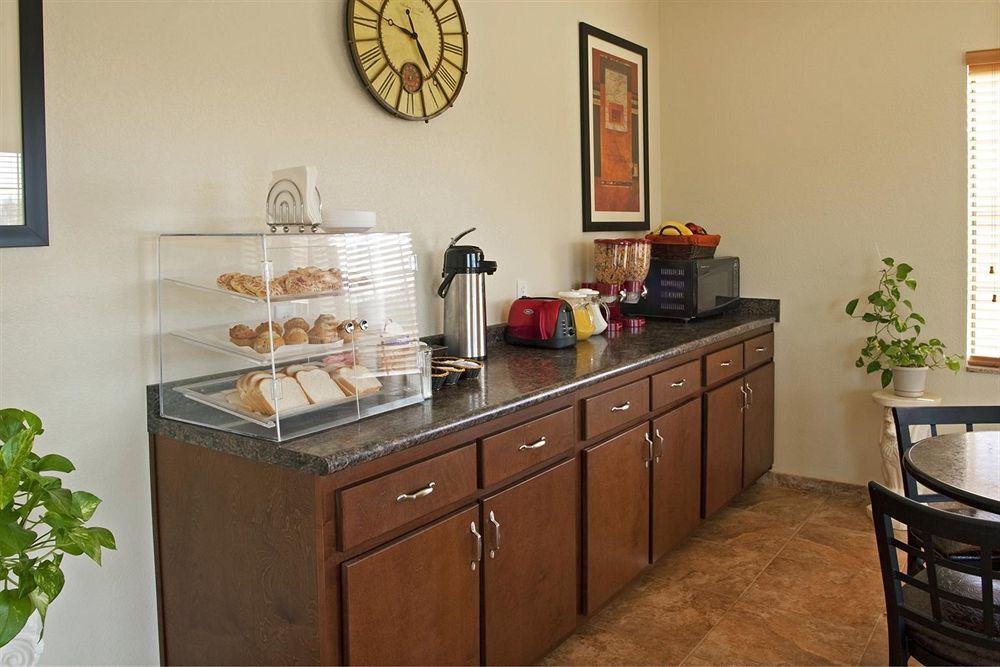 Americas Best Value Inn Byhalia Restaurant foto